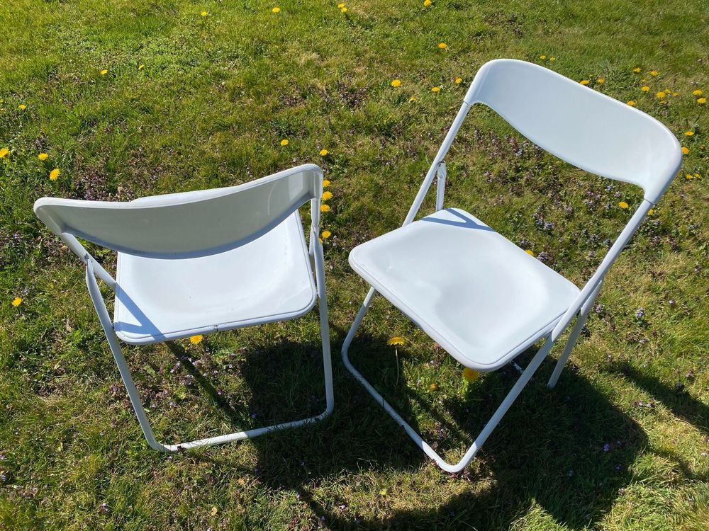 Zwei Klappstühle aus Metall/Kunststoff Kaufen auf Ricardo
