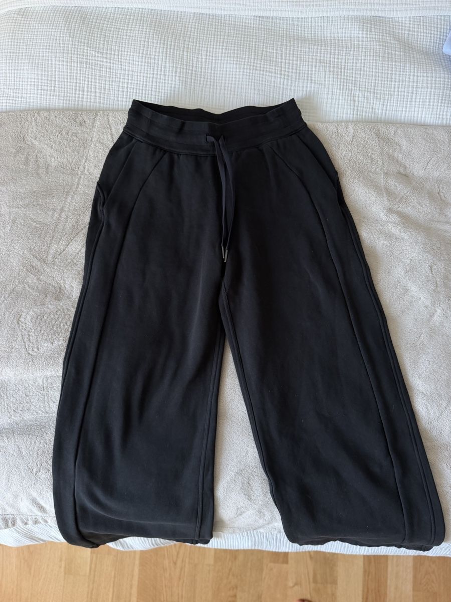 Lululemon Pantalons: Lululemon Jogginghose – D'occasion à Kloten par preloved9 1