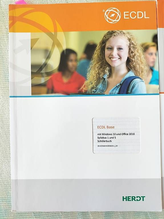 Libri: IT-Bücher Grundkenntnisse ECDL – Usato da Schwyz venduto da rap_z7ny 3