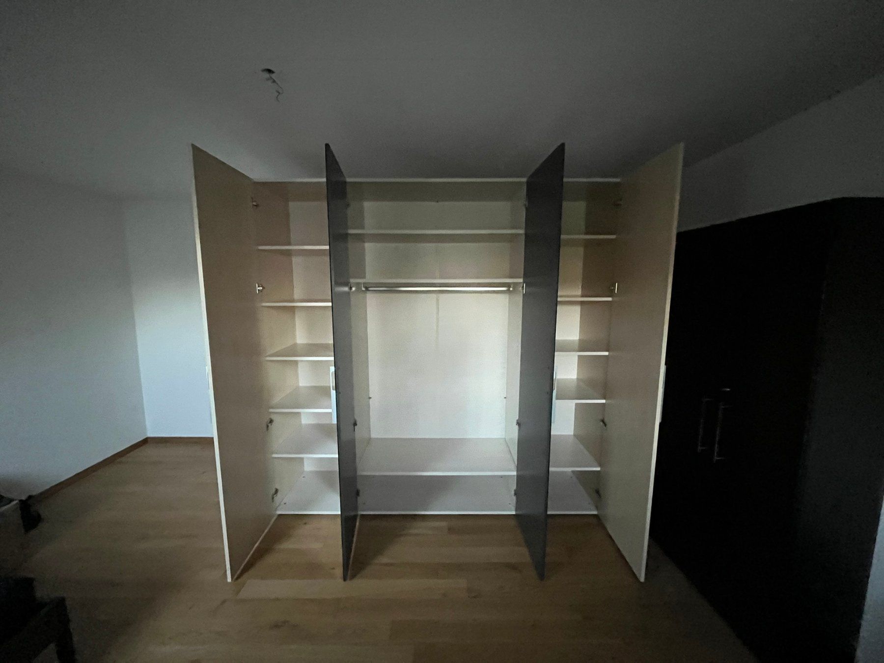 Micasa Armadi: Kleiderschrank mit Spiegel – Usato da Gutenswil venduto da Renebel 1