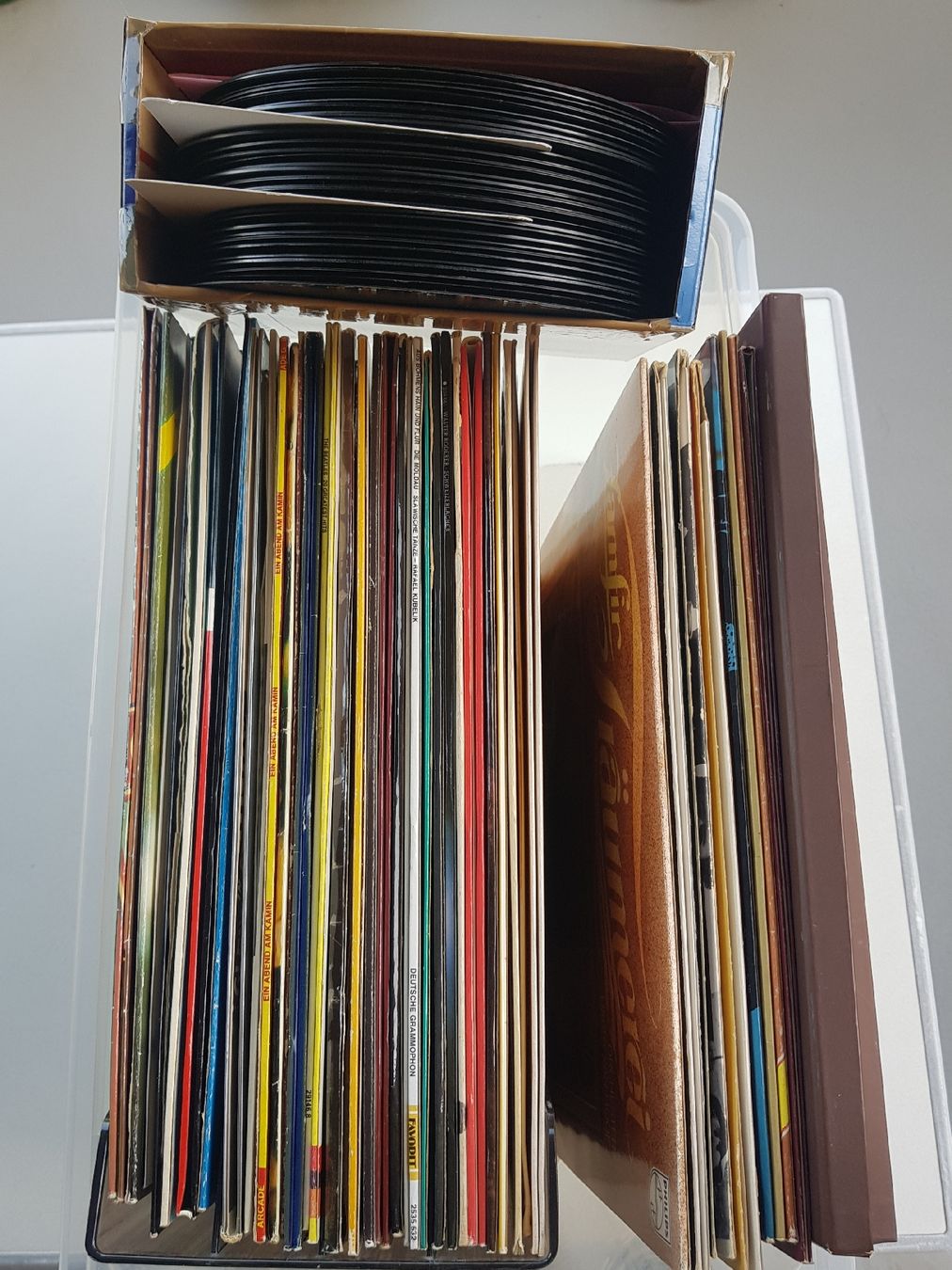 Dischi in vinile: Grosse Plattensammlung mit vielen Klassikern – Usato da Adliswil venduto da Barbieworld