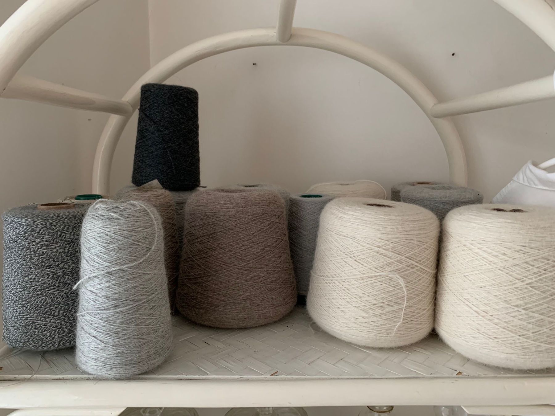 Universal Tutte le macchine: Strickmaschinen Universal E4 und E8 inkl. Alpacagarn – Usato da Zürich venduto da fisch0 9