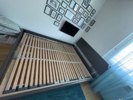 Holz-/ Doppelbett mit top Bettenrost neuwertig