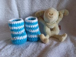 Neue Babyschuhe Handarbeit, gratis dazu Plüschtier gebraucht