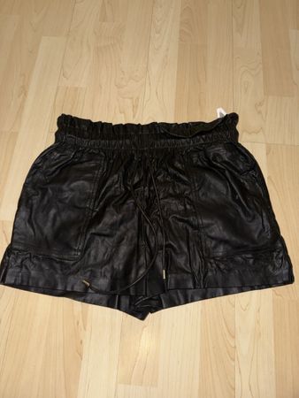 Tally Weijl Shorts aus Kunstleder, Grösse 40, neuwertig