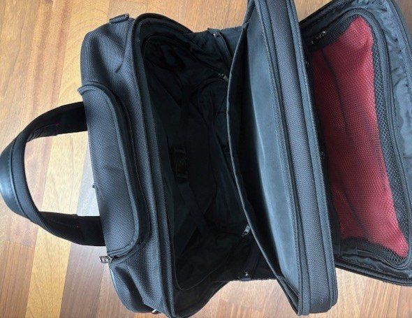 Samsonite Valigie: Samsonite Business Pilotenrollkoffer – Usato da Uetikon am See venduto da Groshans 2