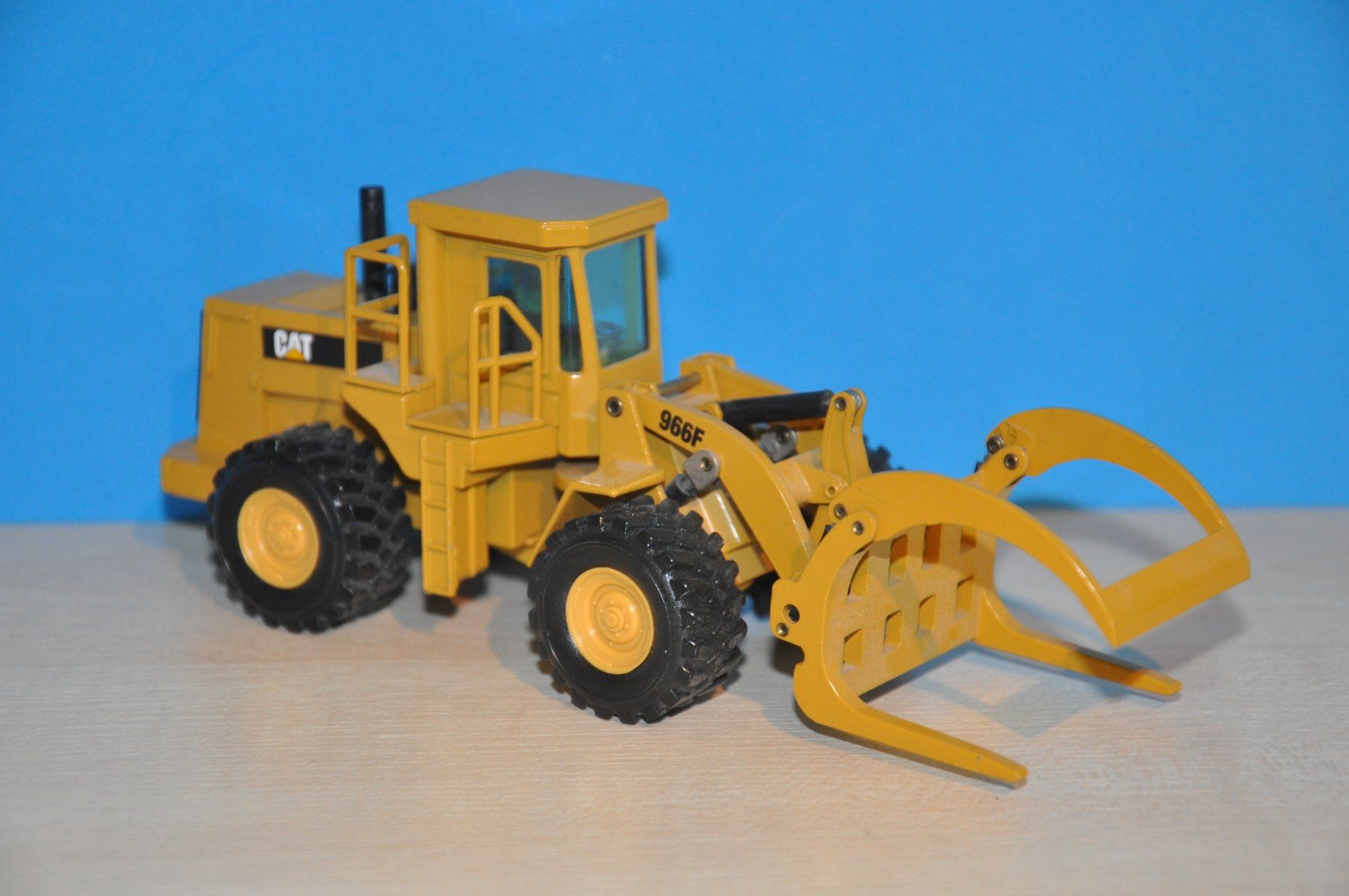 Kit di modellismo & Modellini statici: CAT 966 F Log Loader – Usato da Mitlödi venduto da worker04 3
