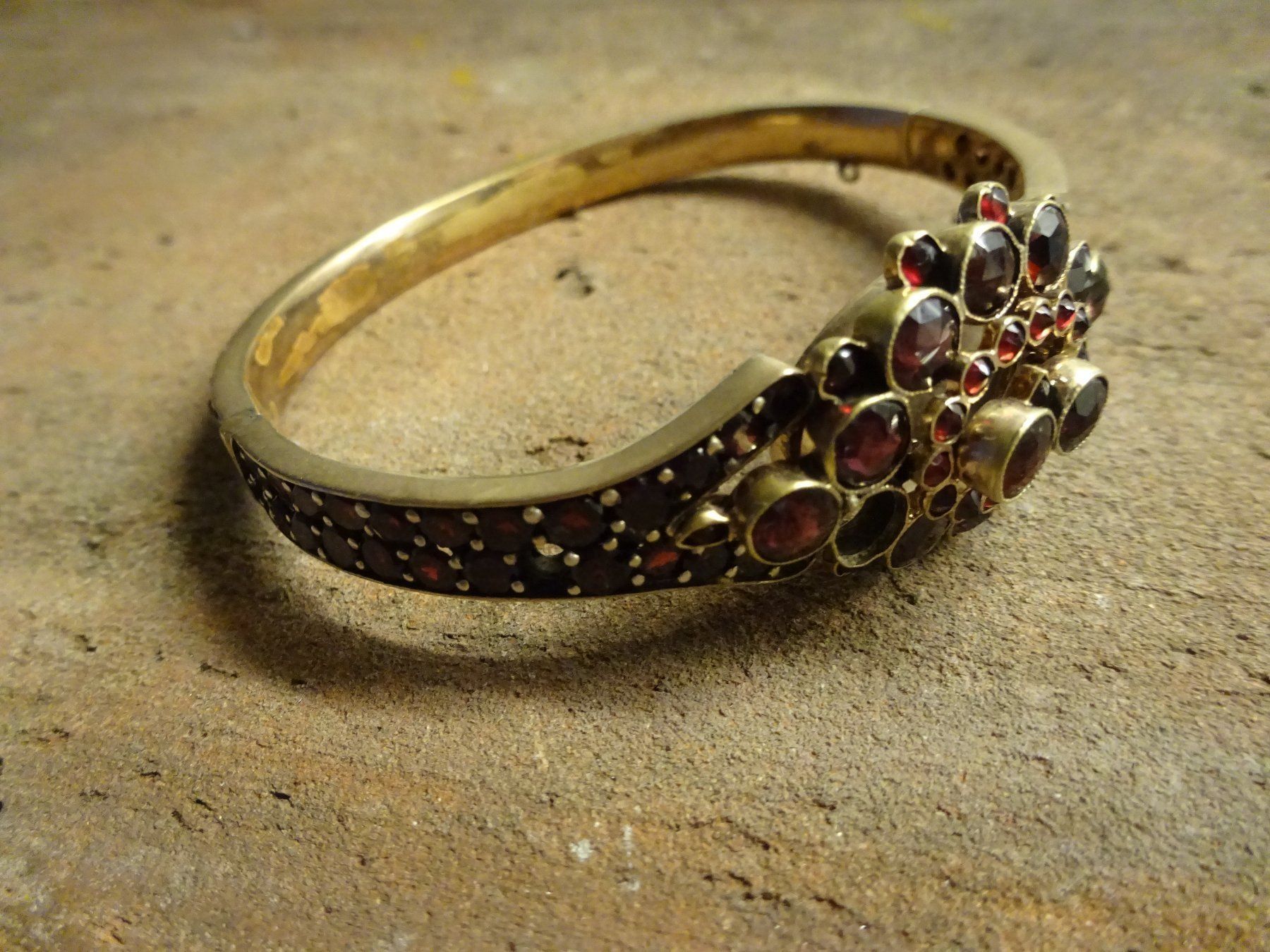 Bracciali & Braccialetti: Antiker Granat Armreif – Usato da Esslingen venduto da FetteSchnecke 7