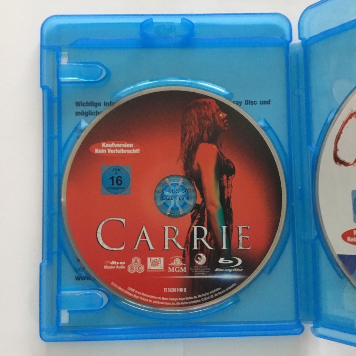 Tutti i DVDs: Carrie - Das Original & Das Remake Blu Ray 2 Disc – Nuovo (secondo la descrizione) da Blauen venduto da berlingo65 3