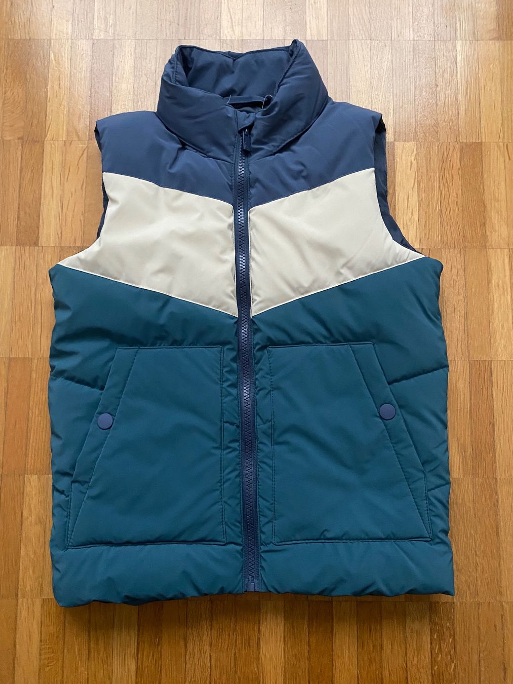 Altro abbigliamento per bambino: Veste sans manches garçon – Usato da Basel venduto da OK2010