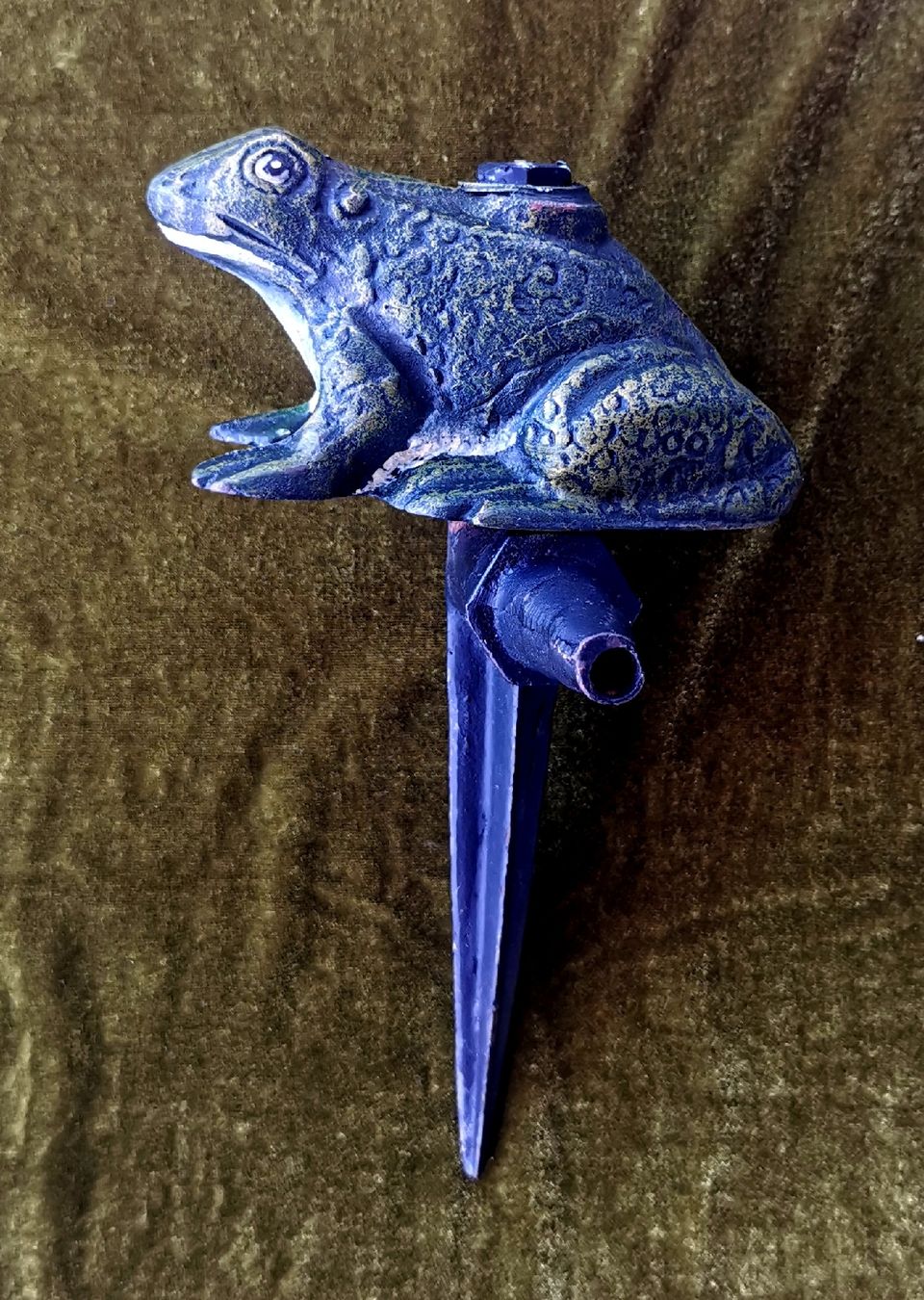 Statuette: Gartenschlauchaufhängung und Rasensprenger – Nuovo (secondo la descrizione) da Wettingen venduto da Biitel 4