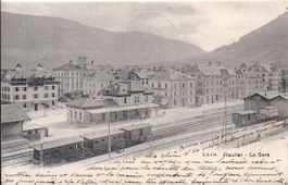 FLEURIER, la gare et son quartier