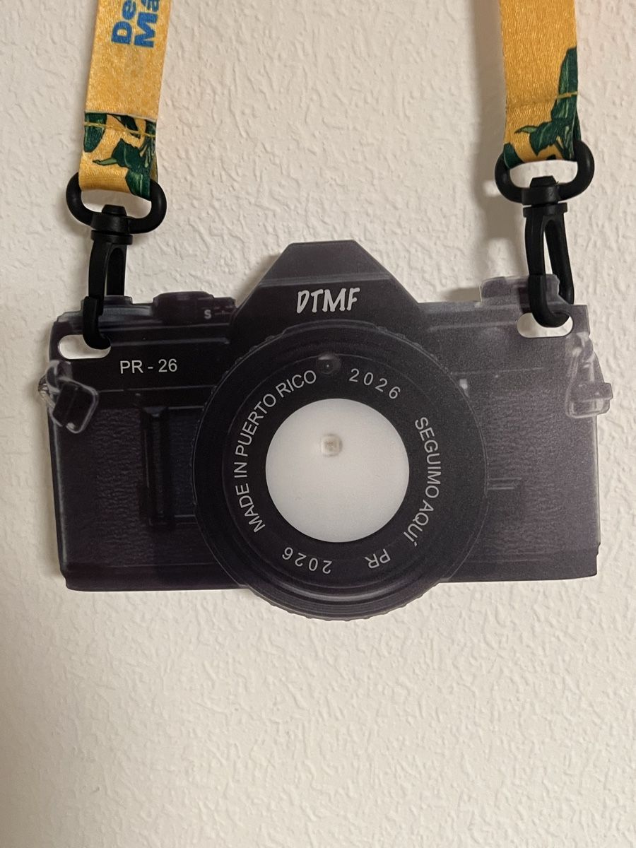 Kamera: DTMF Camera Badge with Lanyard – Neu (gemäss Beschreibung) aus Genève von mon_x6bb 1