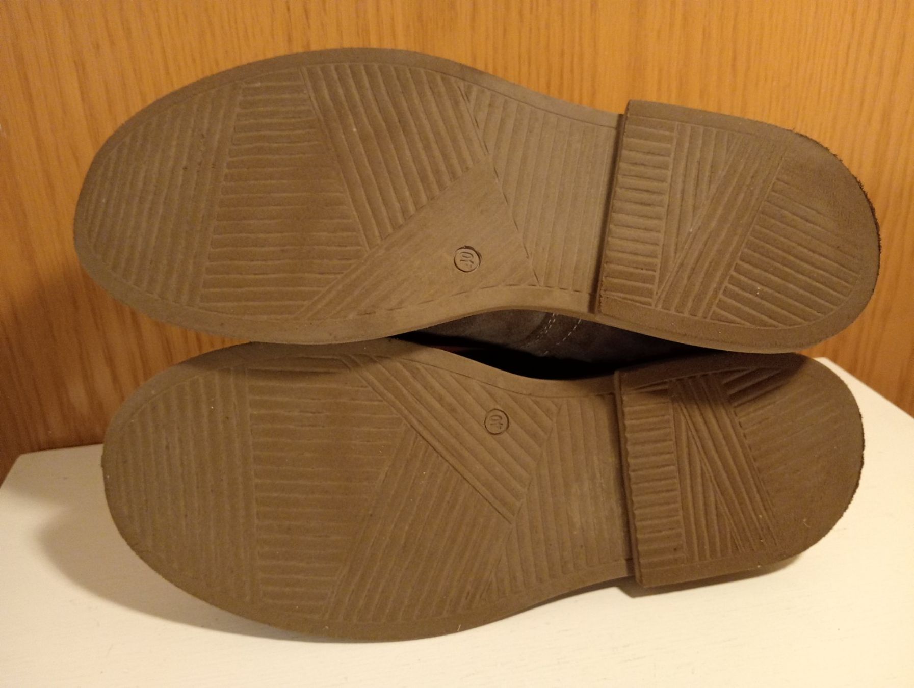 Scarpe da donna: Damen Stiefeletten Grau, Echtleder Wildleder, Gr. 40 – Usato da Allschwil venduto da Evgeniia78 6