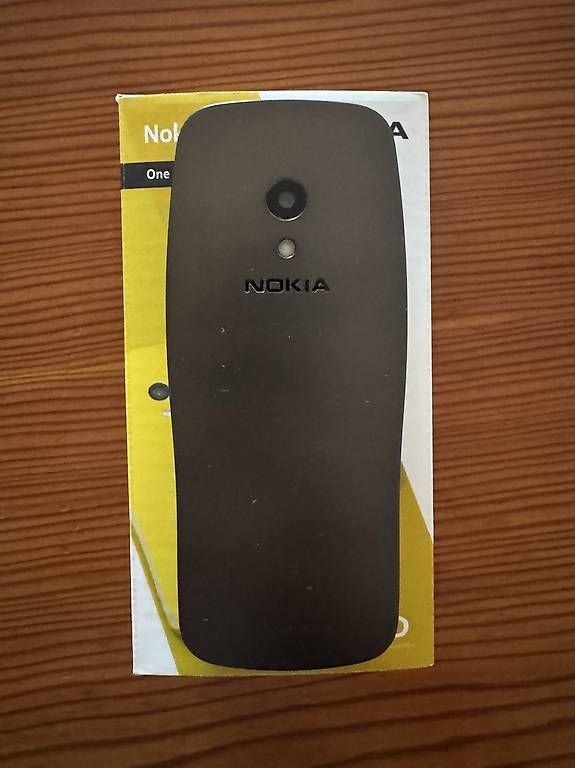 Telefoni cellulari / Smartphones: Nokia 3210 4G Noir  – Nuovo e nell'imballaggio originale da Crans-Montana venduto da hug_2xkk 1