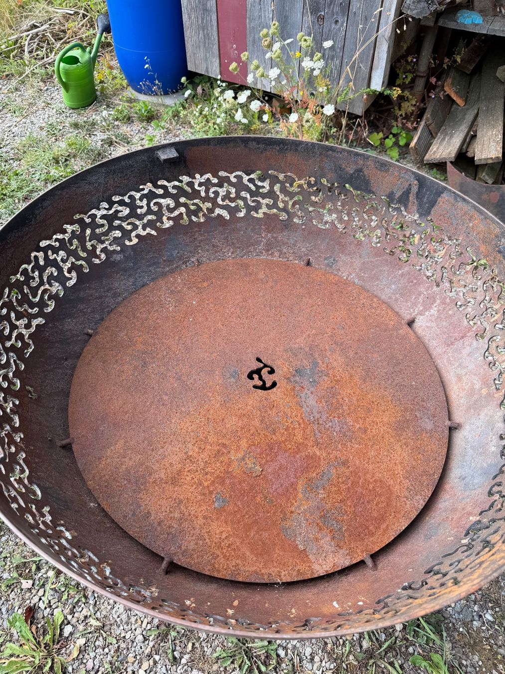 Cheminée d'extérieur: Mezza Luna Feuerschale / Grill – D'occasion à Flaach par ste_bn7v 4