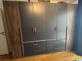 Kleiderschrank braun/schwarz