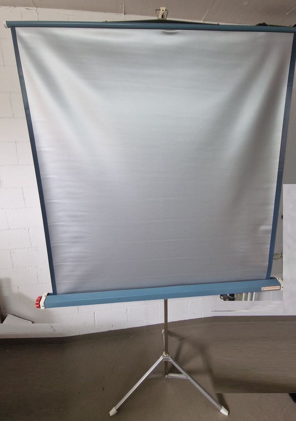 Altri Accessori: Leinwand beamer 130x120cm – Usato da Uerkheim venduto da Justi.y