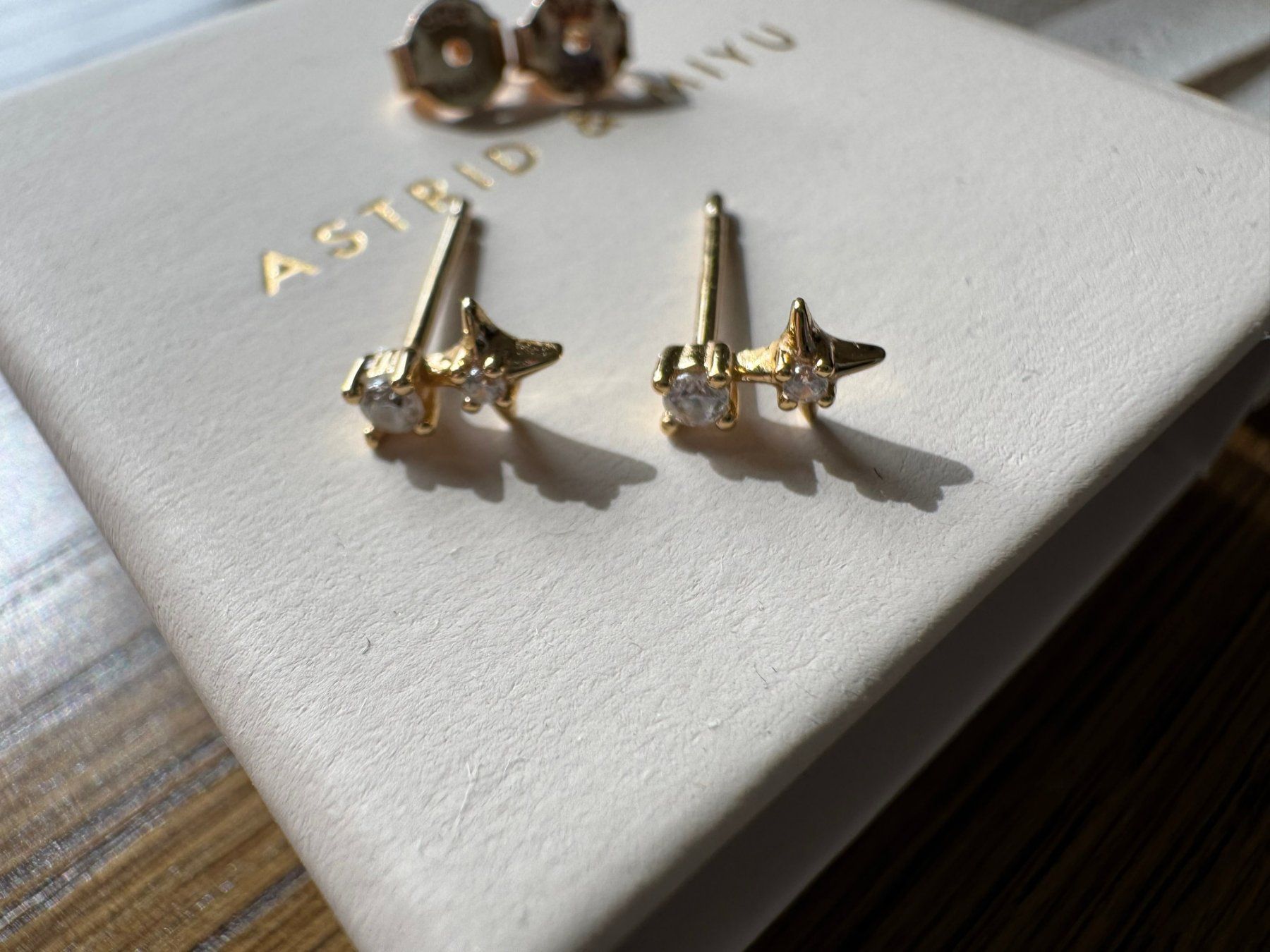 Orecchini pendenti & Orecchini a lobo: Astrid & Miyu – Cosmic Crystal Cluster Studs – Usato da Uitikon Waldegg venduto da pit_r6q9 2