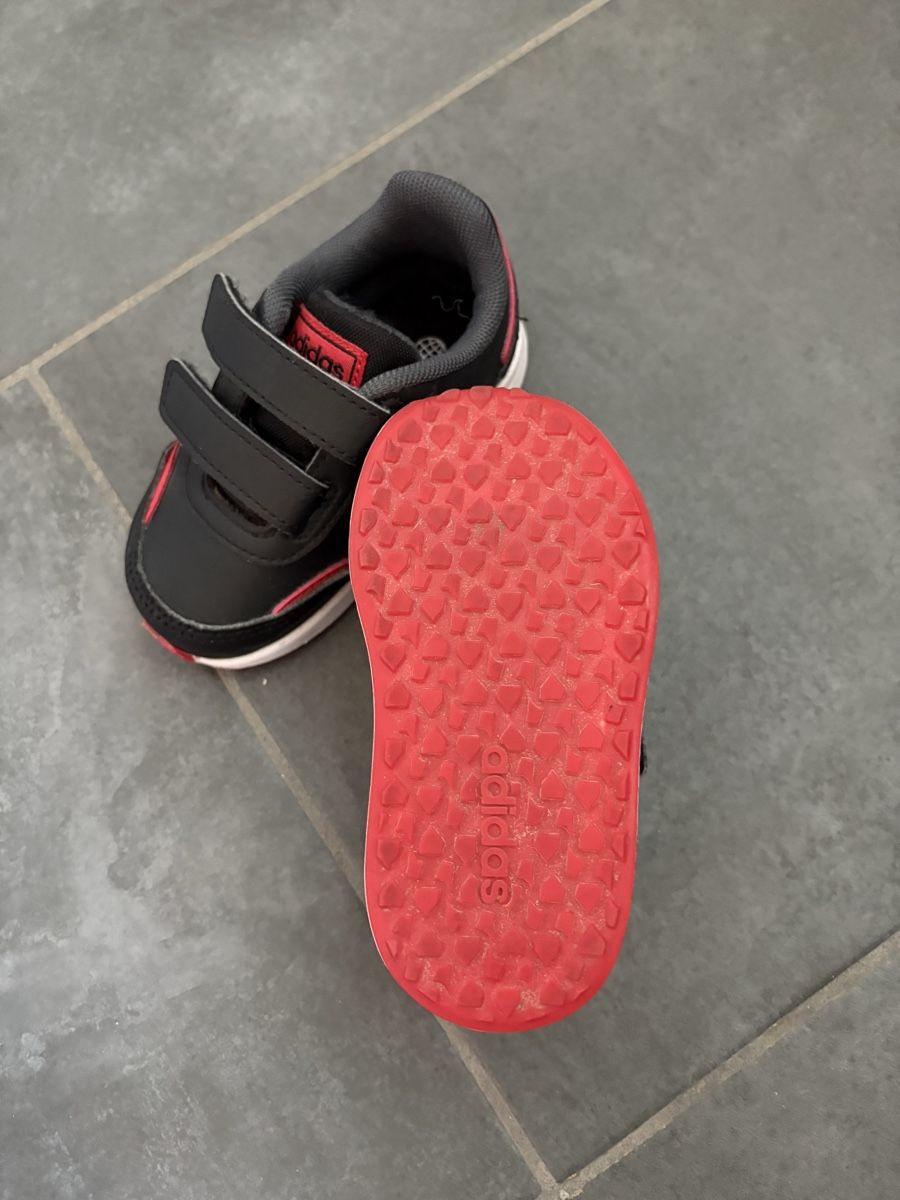 Adidas Scarpe per ragazzi: Adidas Sneaker 21 – Nuovo (secondo la descrizione) da Lenggenwil venduto da Coco1 1