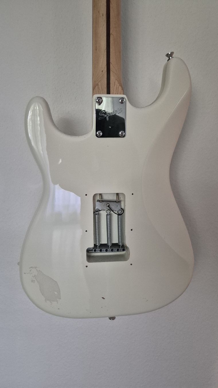 Squier Strumenti musicali: Squier by Fender Bullet Strat E-Gitarre – Usato da Reichenburg venduto da denfeu94 6