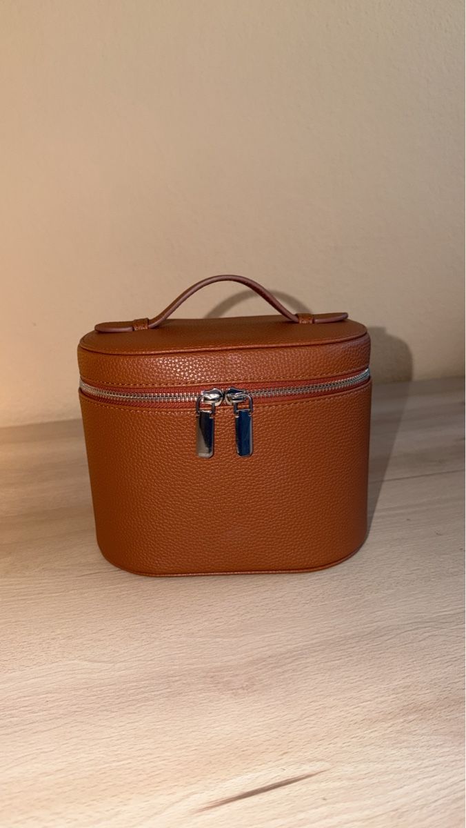 Trousses de maquillage: BROWN LEATHER VANITY CASE – D'occasion à Puplinge par yav_9r9f