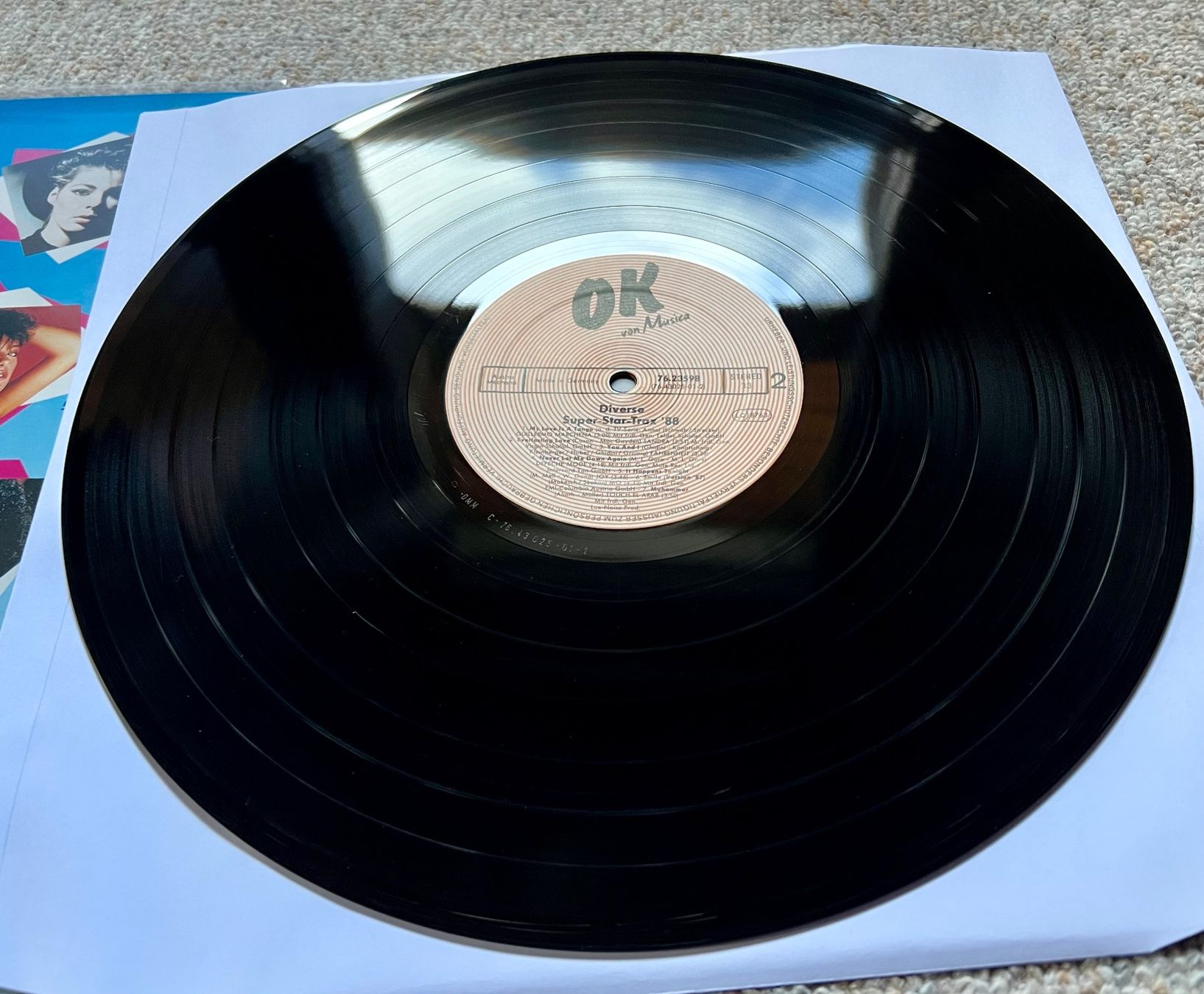Dischi in vinile: Super Star Trax '88 Depeche Mode EAV Joy LP GEWASCHEN TOP – Usato da Unterseen venduto da vinylmore 1