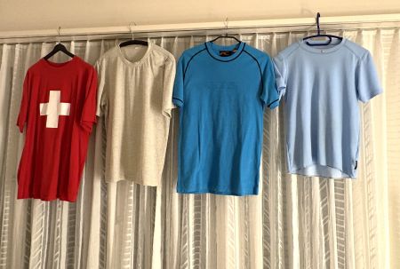 T-Shirt Grösse M/L 4 Stück Preis pro Stück