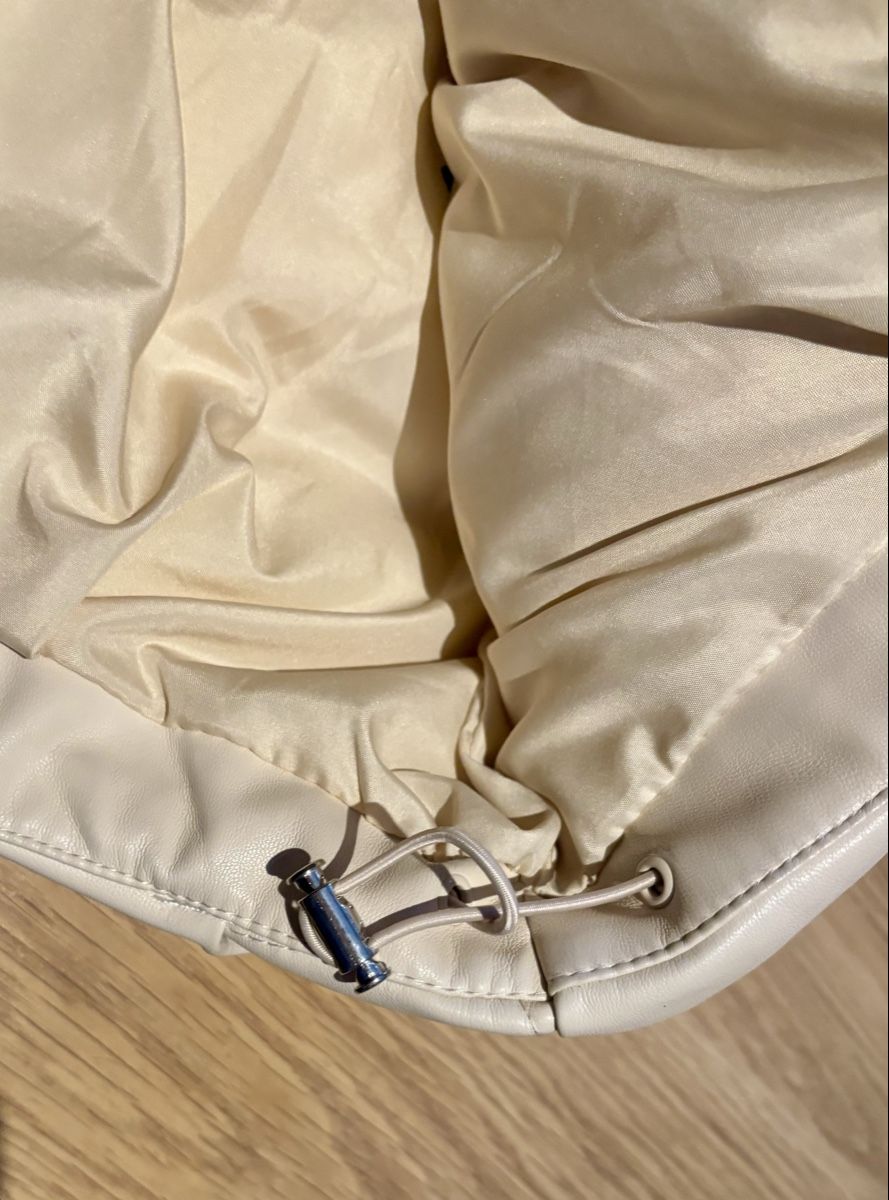 Pull&Bear Gilets & Westen: Pull&Bear Steppweste in Lederoptik – Gebraucht aus Baden von Tiffany6878 5