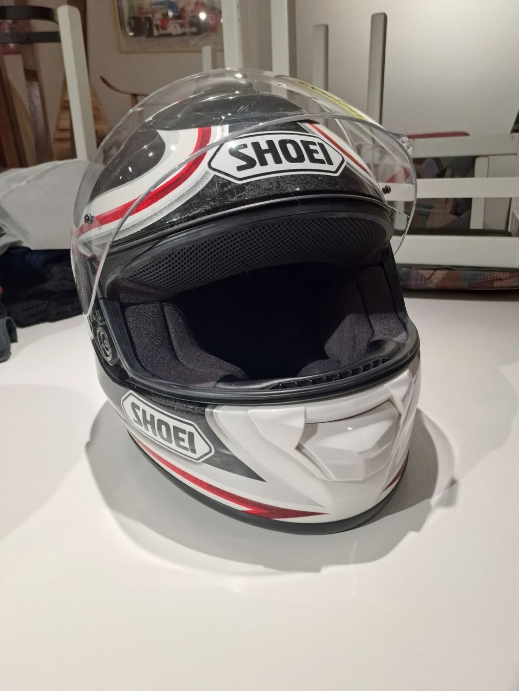 Shoei Caschi & visiere: Casque Shoei de moto – Usato da Valeyres-sous-Montagny venduto da Romy. 2