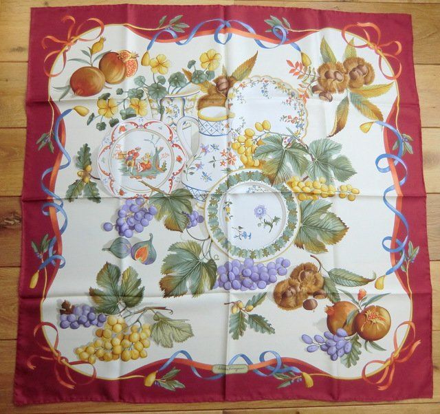 Salvatore Ferragamo Foulard & Sciarpe: Foulard SALVATORE FERRAGAMO – Usato da Zürich venduto da Libraco 1