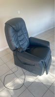 Fauteuil relax électrique cuir noir état usagé