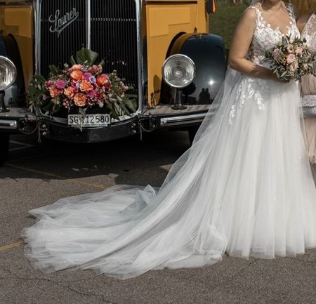 Wunderschönes Brautkleid Grösse 38 - nur einmal getragen!