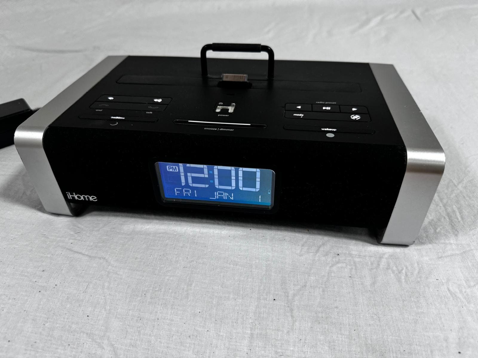 Réveils: iHome Radiowecker mit iPhone/iPad Dockingstation – D'occasion à Lachen SZ par martin_whelan 1