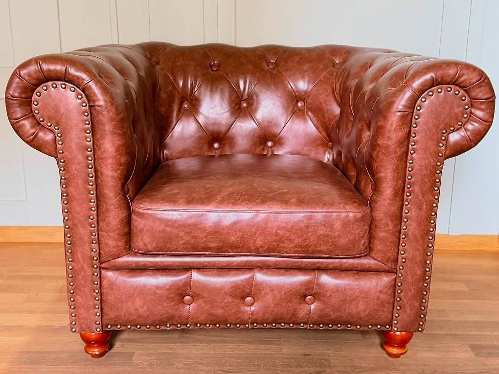 Poltrone: Sessel Chesterfield Kunstleder – Usato da Trimstein venduto da baselbieter-in-bern