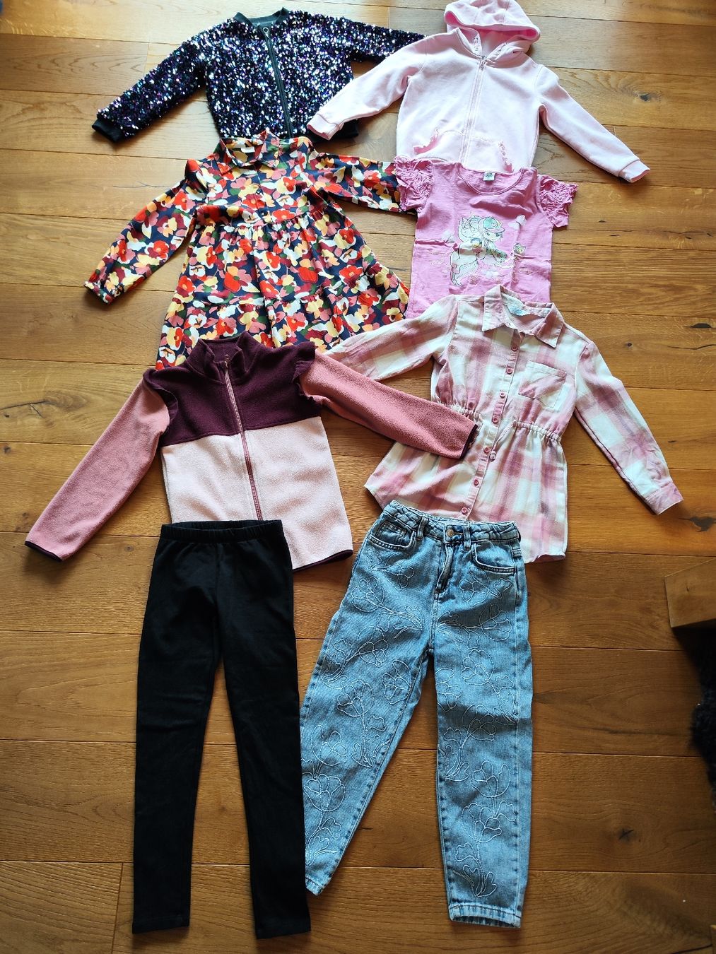 Lotti & Set di vestiti: Mädchen Kleiderpaket, Grösse 122 – Usato da Kriens venduto da Xonox