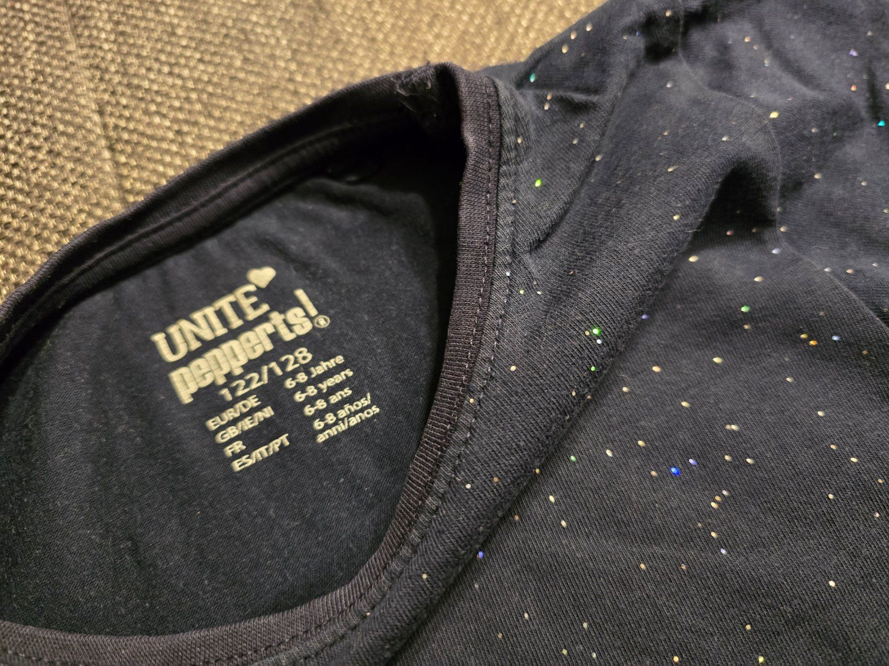 Camicette, T-shirt & Top: T-Shirt Gr. 116 / 122 – Usato da Büttikon AG venduto da Amineah 1