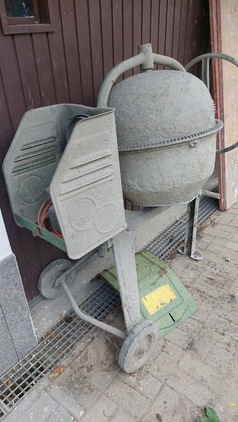 Tutte le macchine: Funktionsfähiger alter Betonmischer – Usato da Untersiggenthal venduto da Dani1104 1