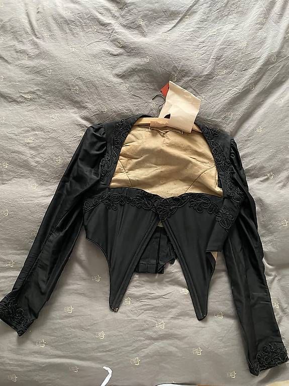Costumi: Vintage Trachtenzubehör  – Usato da Thun venduto da kat_7wvb