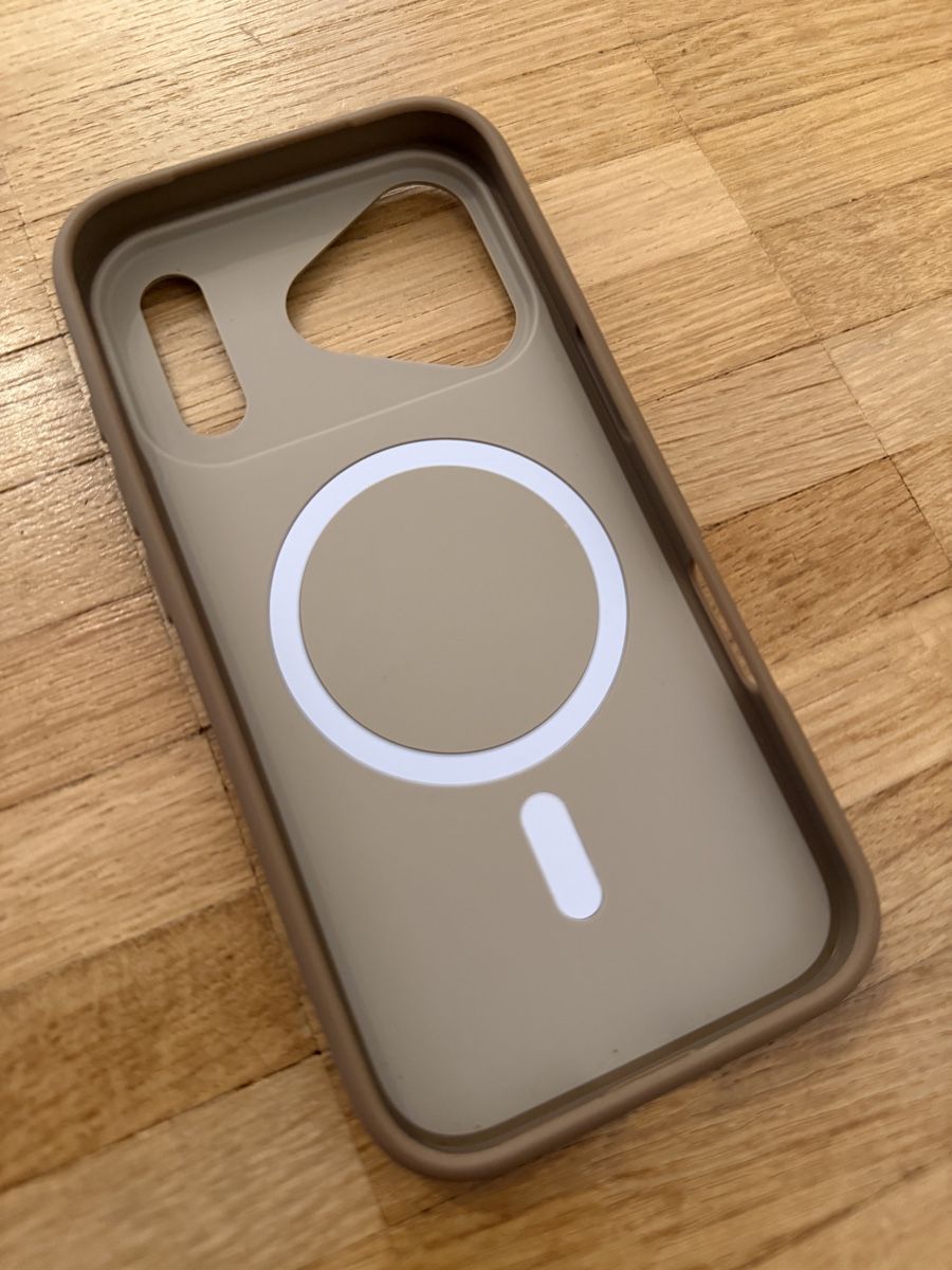 Covers & Schutzfolien: Premium Schutzhülle iPhone 17 Pro – Neu und originalverpackt aus Basel von sherlock_bs 1