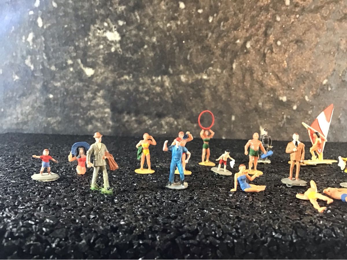 Statuette: MODELL FIGUREN 22 STÜCK  – Usato da Männedorf venduto da Spezial-Modelle 3