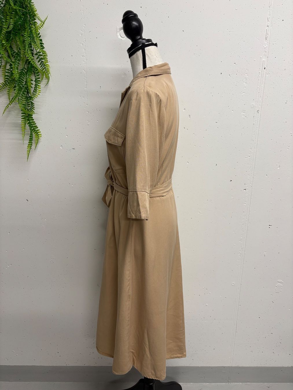 Opus Vestiti: Opus Blusenkleid mit Gürtel 36 beige Lyocell Kurzarm – Nuovo (secondo la descrizione) da Regensdorf venduto da secondchancefashion 2