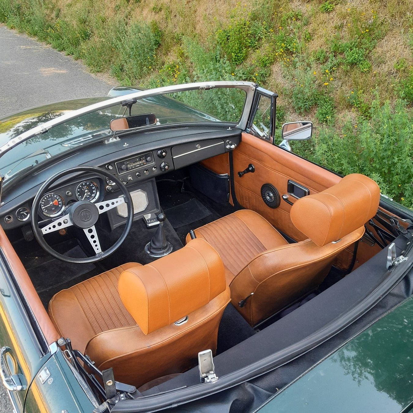 MG Autos: MGB MG B British racing Green en superbe état! – D'occasion à Cuarny par Micro-tracteur 4