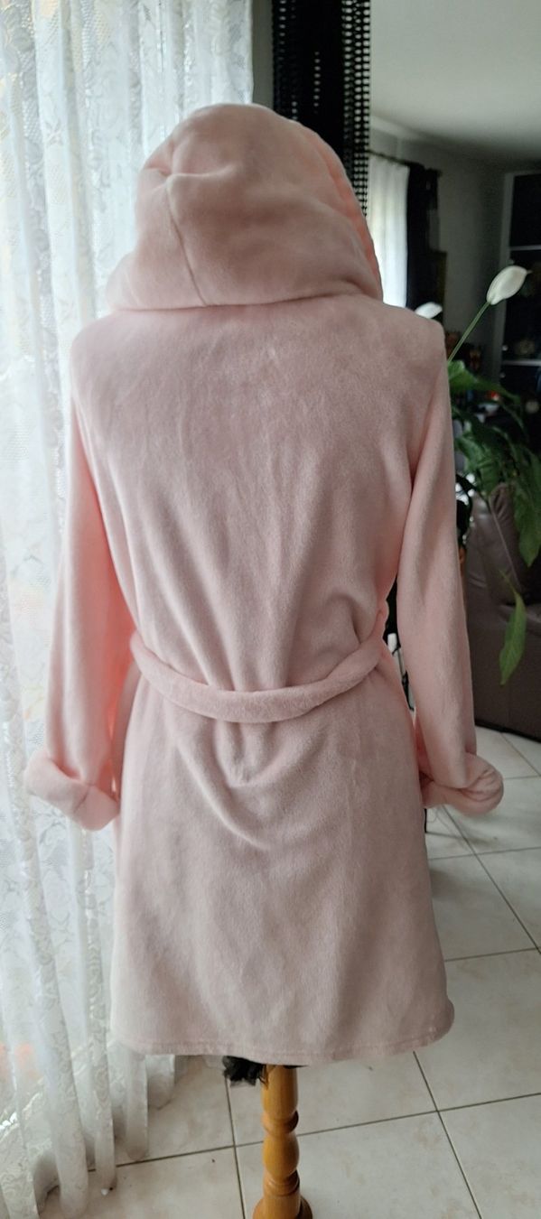 Peignoirs: Peignoir rose à capuche – D'occasion à St-Triphon par Jldr0 1