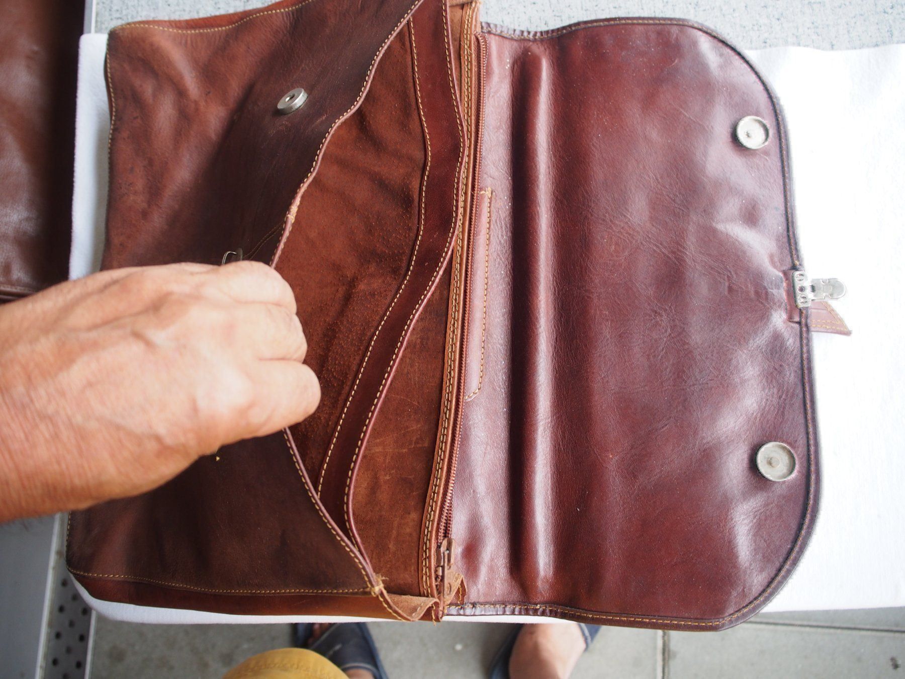 Borse: Cartable cuir véritable – Usato da Meyrin venduto da SRemka 1