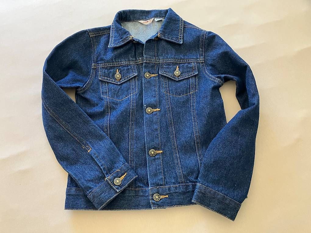 Giacche & Cappotti: Jeansjacke Grösse 128 – Usato da Langnau i. E. venduto da pia_5nlf