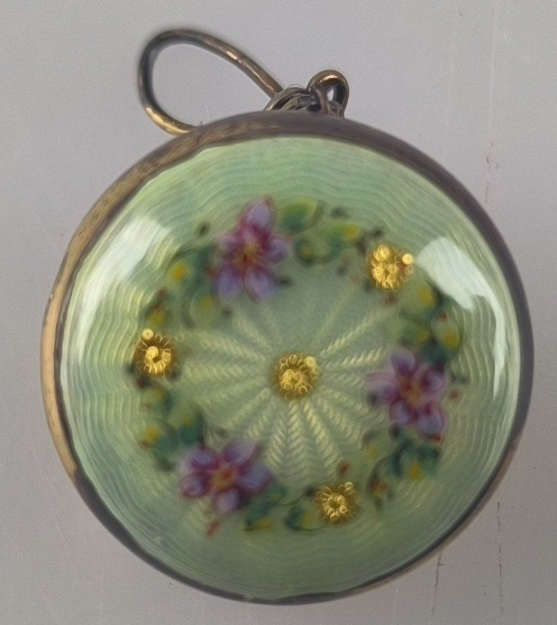 Supporti a parete: Antike Chatelaine-Broschen, ausziehbare Brillenhalter – Usato da Rüti ZH venduto da Restwert_Rueti_ZH 2