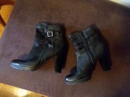 Bottines noires élégantes à talons hauts T38