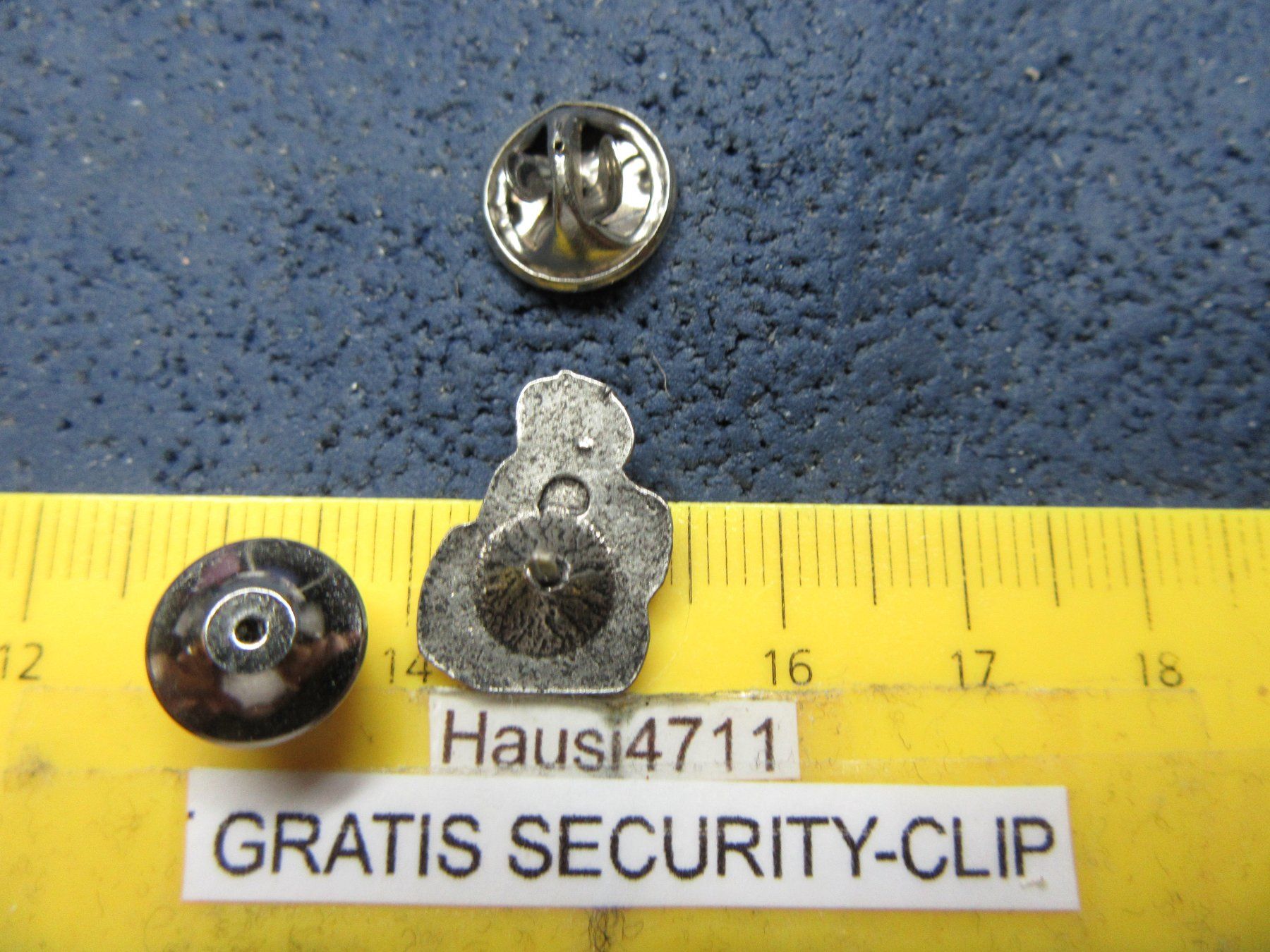 Placchette & Badge: BONGA-BONGA TRMMELN MUSIC-PIN SILBRIG MIT SECURITY-CLIP – Usato da Ettingen venduto da Hausi4711 2