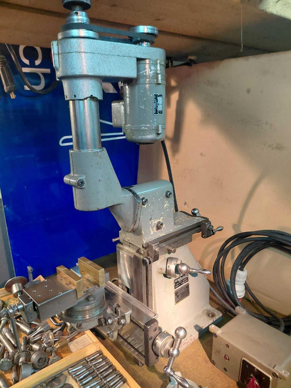 Sixis Tutte le macchine: Sixis 101 Fräsmaschine  – Usato da Schüpfen venduto da Marathon013 3